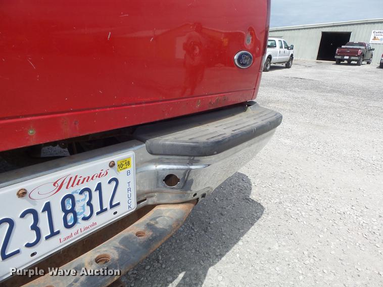 image for item DD7208 2003 Ford F250 Super Duty XLT SuperCab pickup truck