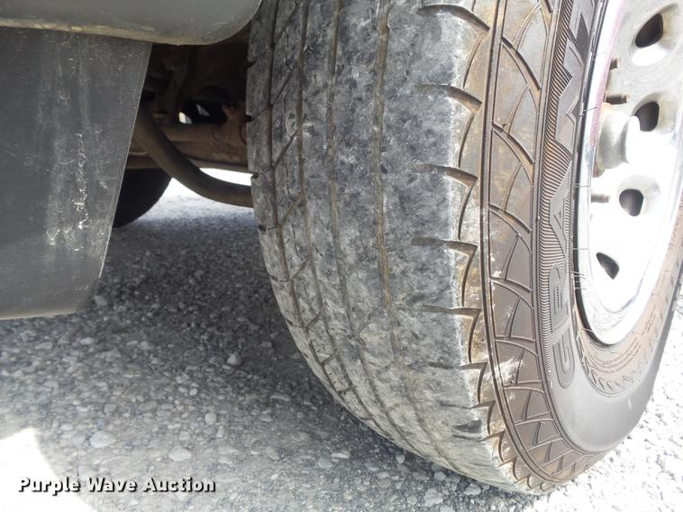 image for item DD7208 2003 Ford F250 Super Duty XLT SuperCab pickup truck