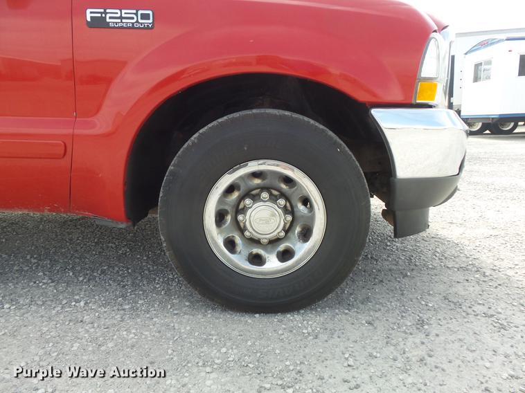 image for item DD7208 2003 Ford F250 Super Duty XLT SuperCab pickup truck