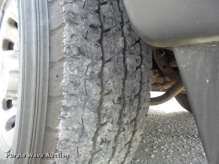 image for item DD7208 2003 Ford F250 Super Duty XLT SuperCab pickup truck