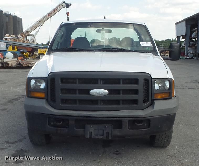 image for item DD7213 2005 Ford F250 Super Duty XL SuperCab pickup truck
