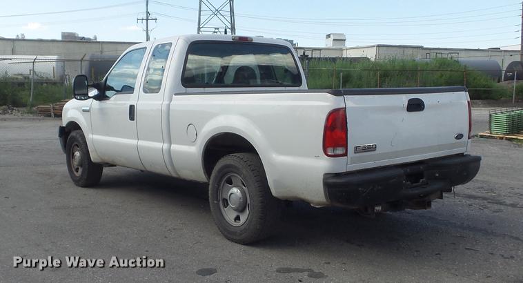 image for item DD7213 2005 Ford F250 Super Duty XL SuperCab pickup truck