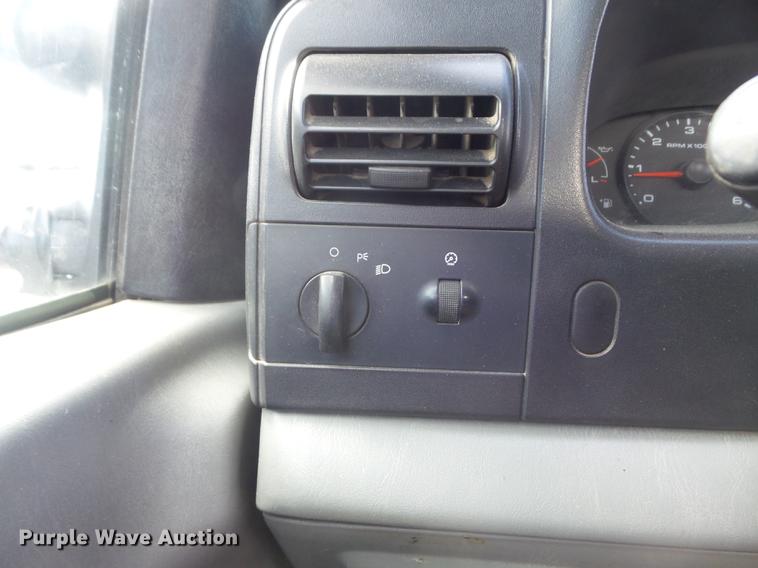 image for item DD7213 2005 Ford F250 Super Duty XL SuperCab pickup truck