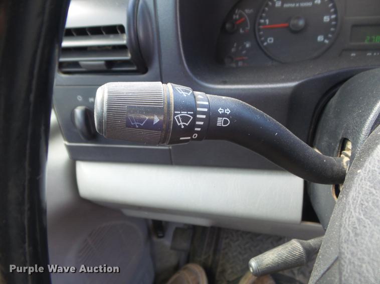 image for item DD7213 2005 Ford F250 Super Duty XL SuperCab pickup truck