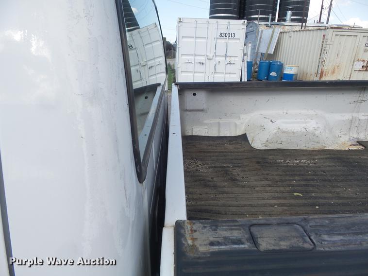 image for item DD7213 2005 Ford F250 Super Duty XL SuperCab pickup truck