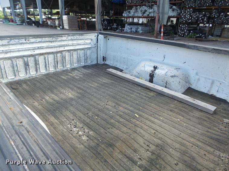 image for item DD7213 2005 Ford F250 Super Duty XL SuperCab pickup truck