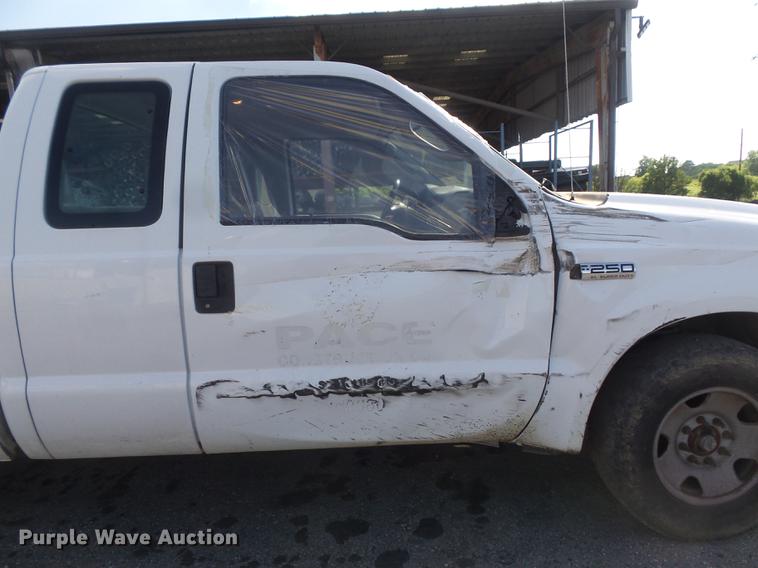 image for item DD7213 2005 Ford F250 Super Duty XL SuperCab pickup truck