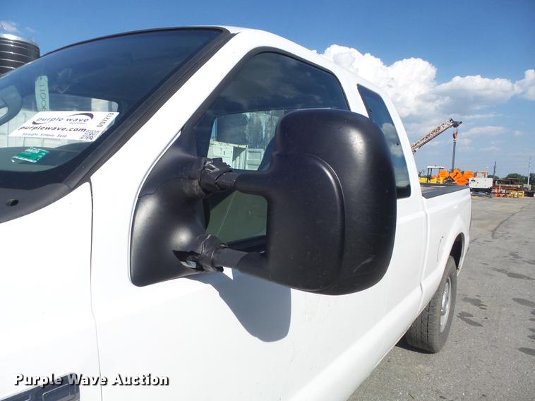 image for item DD7213 2005 Ford F250 Super Duty XL SuperCab pickup truck