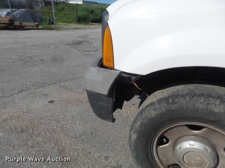 image for item DD7213 2005 Ford F250 Super Duty XL SuperCab pickup truck
