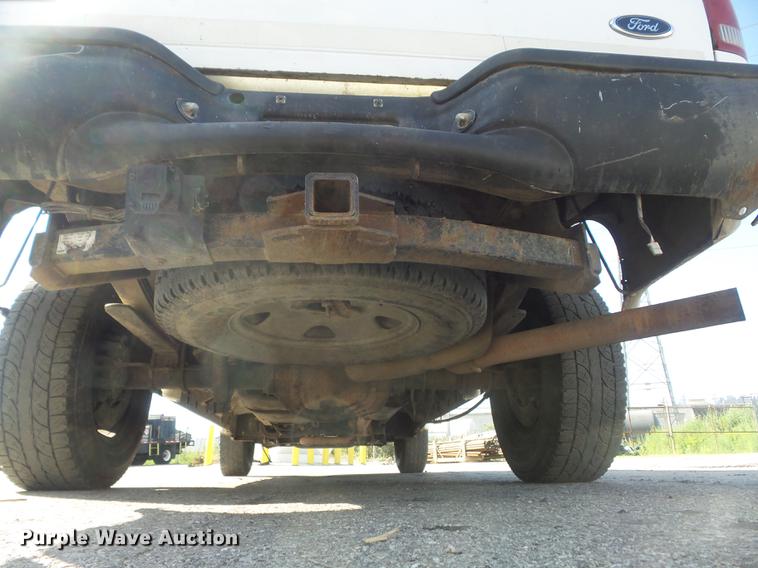 image for item DD7213 2005 Ford F250 Super Duty XL SuperCab pickup truck