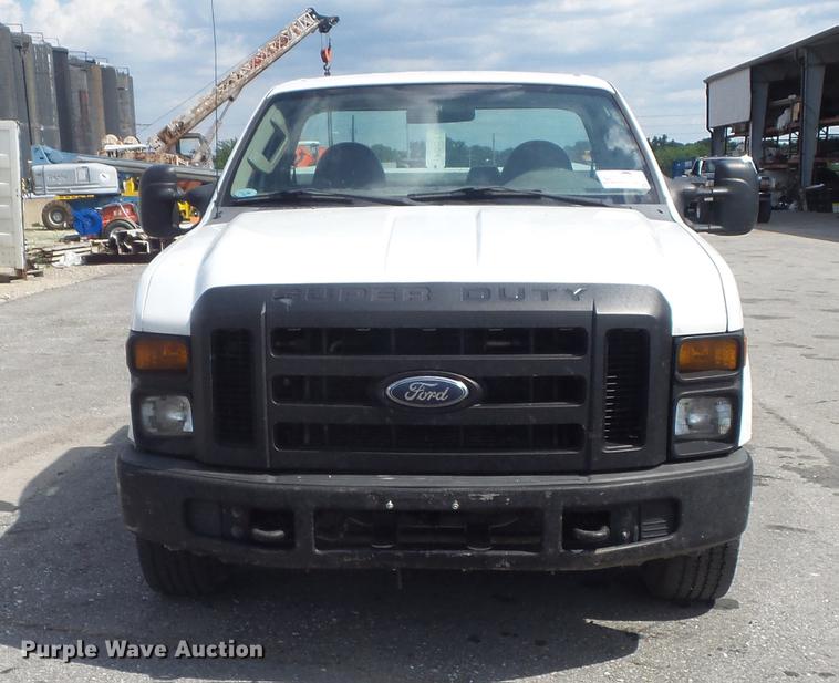 image for item DD7214 2008 Ford F250 Super Duty XL pickup truck