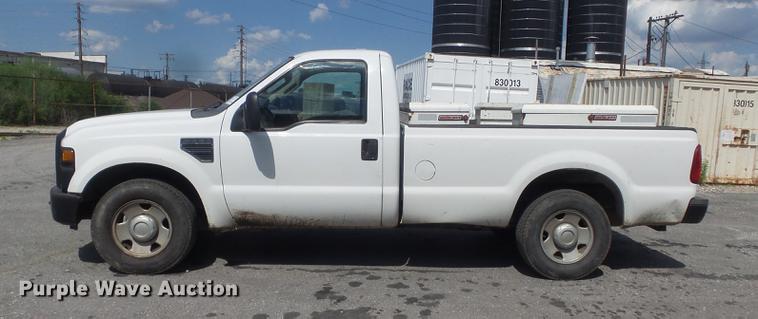 image for item DD7214 2008 Ford F250 Super Duty XL pickup truck