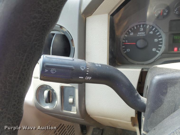 image for item DD7214 2008 Ford F250 Super Duty XL pickup truck