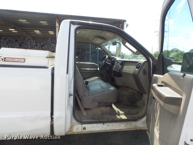 image for item DD7214 2008 Ford F250 Super Duty XL pickup truck