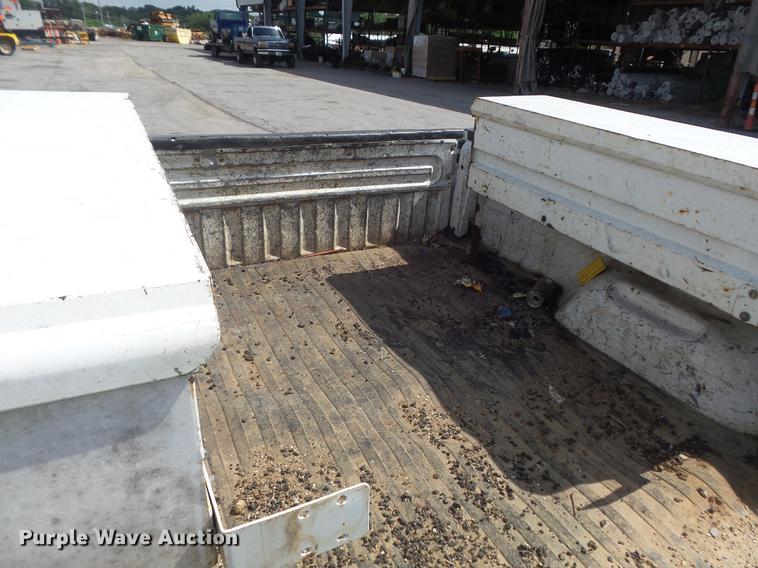 image for item DD7214 2008 Ford F250 Super Duty XL pickup truck