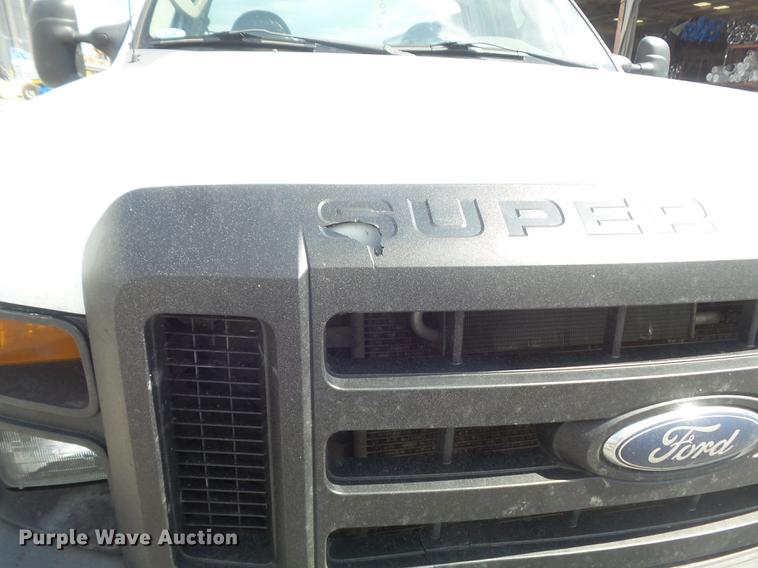 image for item DD7214 2008 Ford F250 Super Duty XL pickup truck