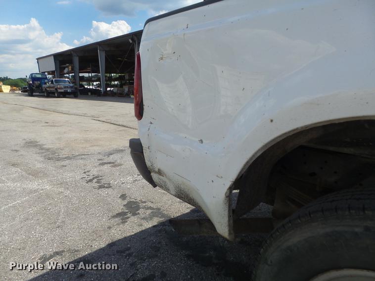 image for item DD7214 2008 Ford F250 Super Duty XL pickup truck