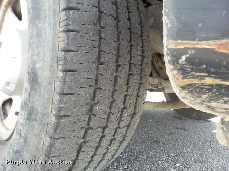 image for item DD7214 2008 Ford F250 Super Duty XL pickup truck