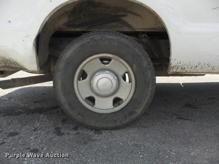 image for item DD7214 2008 Ford F250 Super Duty XL pickup truck