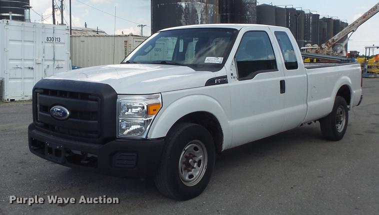 image for item DD7215 2011 Ford F250 Super Duty XL SuperCab pickup truck