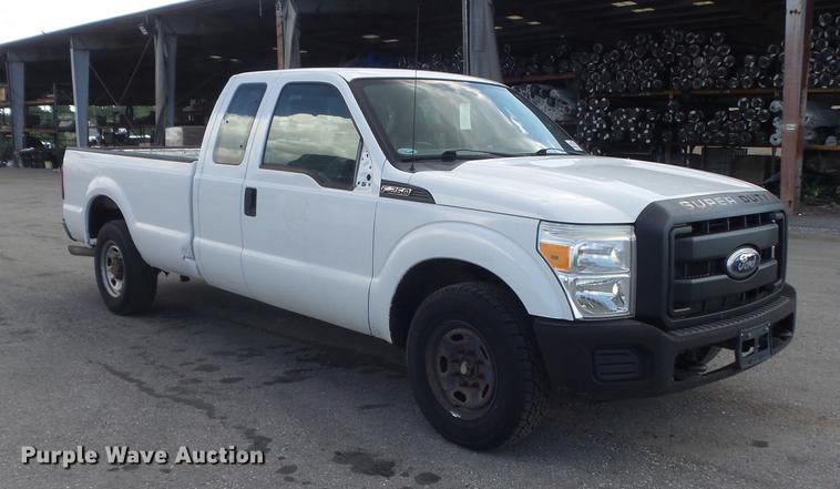 image for item DD7215 2011 Ford F250 Super Duty XL SuperCab pickup truck