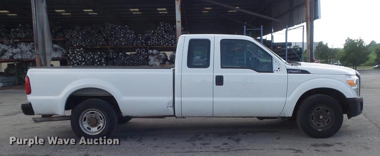 image for item DD7215 2011 Ford F250 Super Duty XL SuperCab pickup truck