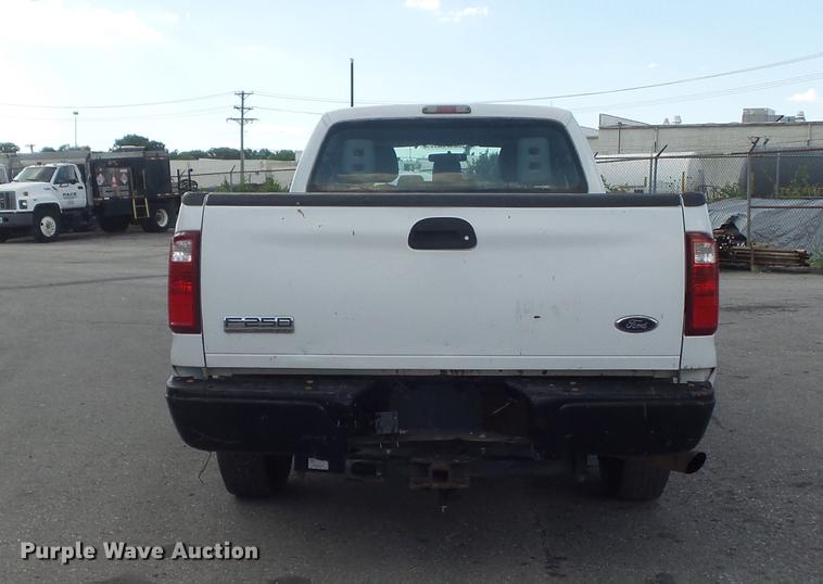 image for item DD7215 2011 Ford F250 Super Duty XL SuperCab pickup truck