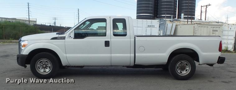 image for item DD7215 2011 Ford F250 Super Duty XL SuperCab pickup truck