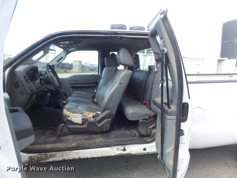 image for item DD7215 2011 Ford F250 Super Duty XL SuperCab pickup truck