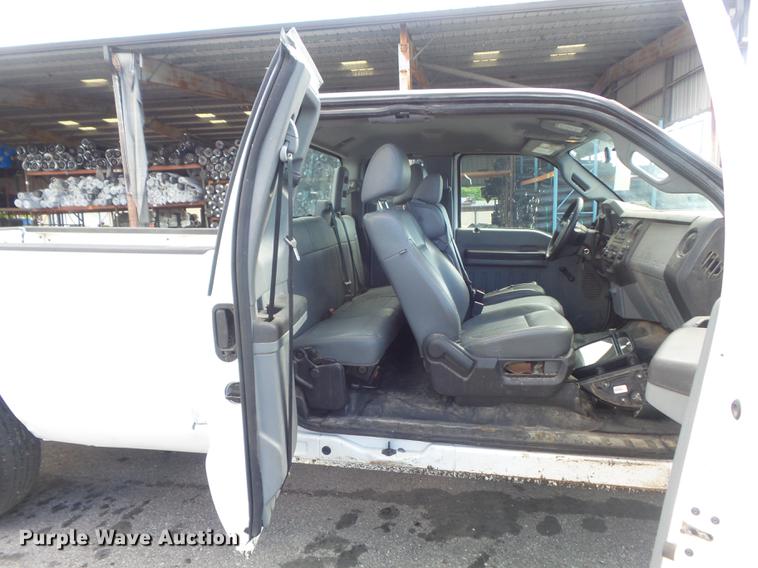 image for item DD7215 2011 Ford F250 Super Duty XL SuperCab pickup truck