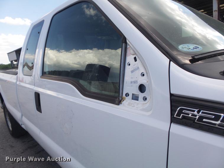 image for item DD7215 2011 Ford F250 Super Duty XL SuperCab pickup truck