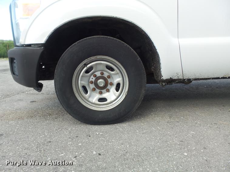 image for item DD7215 2011 Ford F250 Super Duty XL SuperCab pickup truck