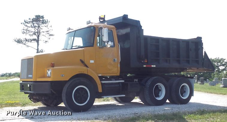 image for item DD7229 1994 White Gmc WG dump truck
