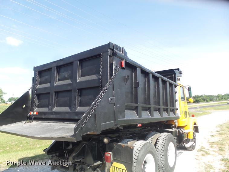 image for item DD7229 1994 White Gmc WG dump truck
