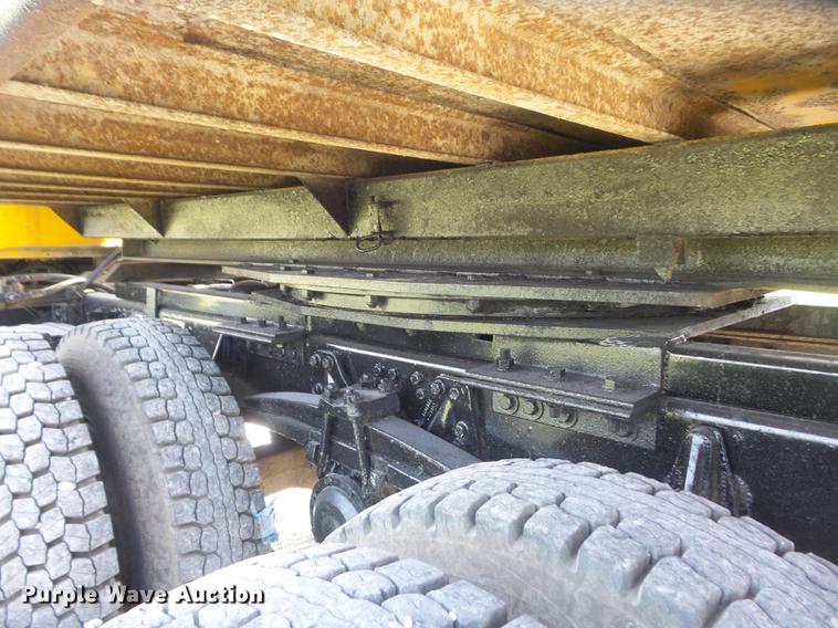 image for item DD7229 1994 White Gmc WG dump truck