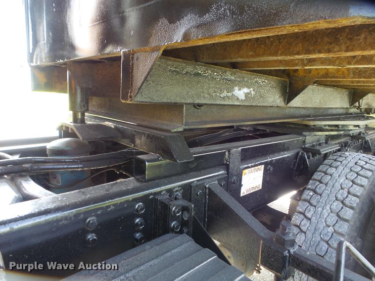 image for item DD7229 1994 White Gmc WG dump truck