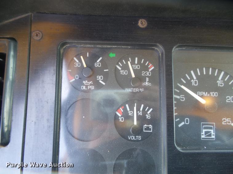 image for item DD7229 1994 White Gmc WG dump truck