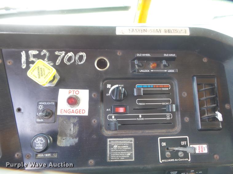 image for item DD7229 1994 White Gmc WG dump truck