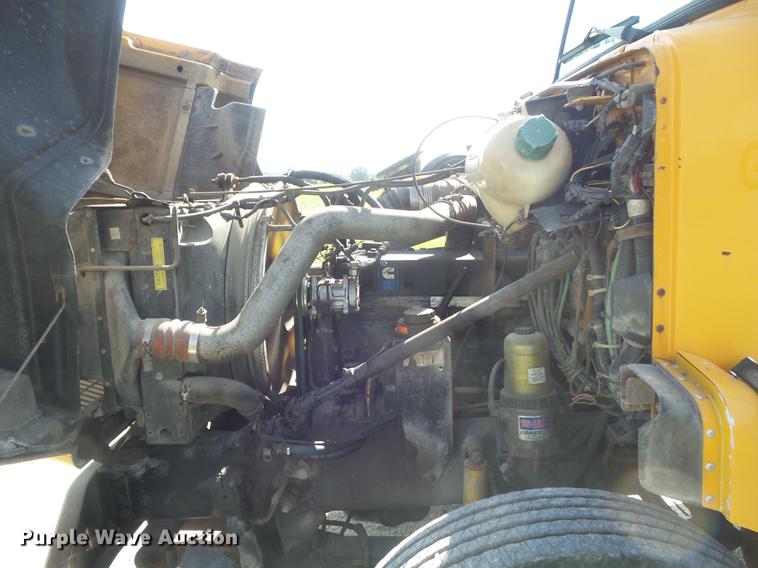 image for item DD7229 1994 White Gmc WG dump truck