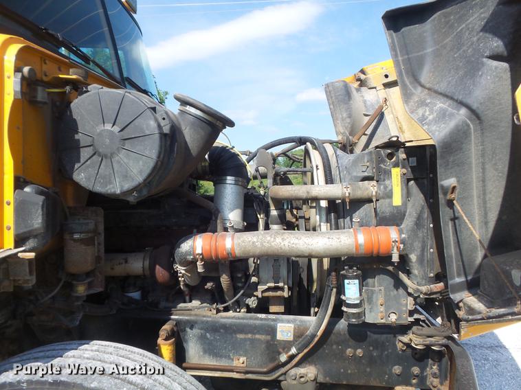 image for item DD7229 1994 White Gmc WG dump truck