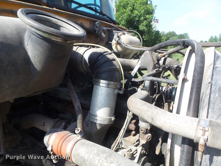 image for item DD7229 1994 White Gmc WG dump truck