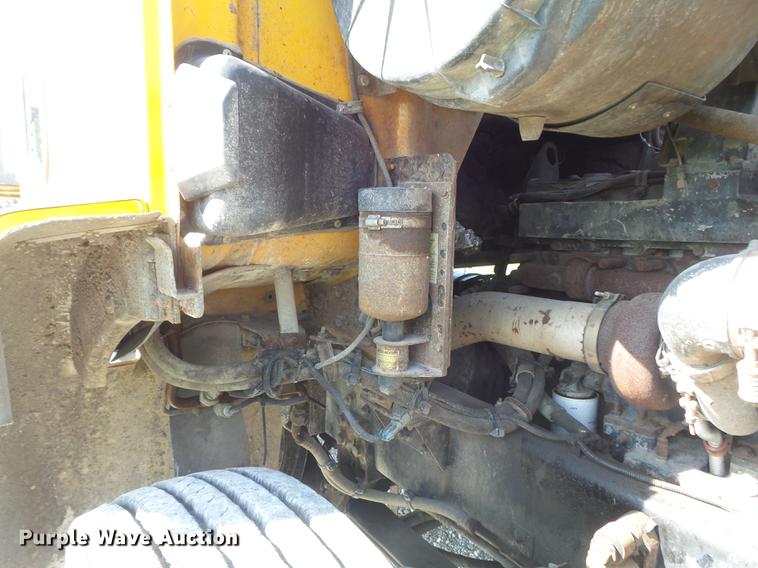 image for item DD7229 1994 White Gmc WG dump truck