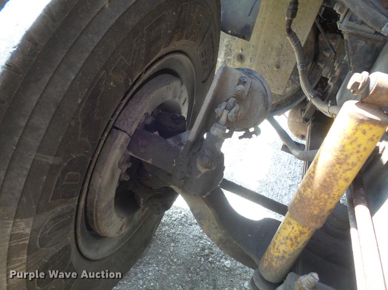 image for item DD7229 1994 White Gmc WG dump truck