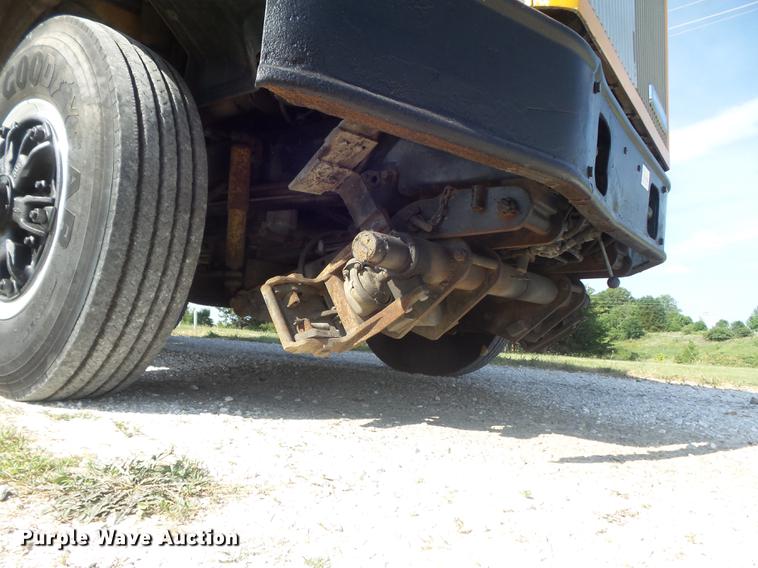 image for item DD7229 1994 White Gmc WG dump truck