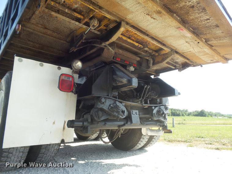 image for item DD7229 1994 White Gmc WG dump truck