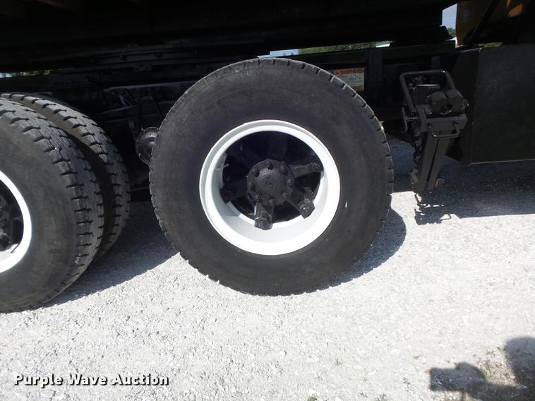 image for item DD7229 1994 White Gmc WG dump truck