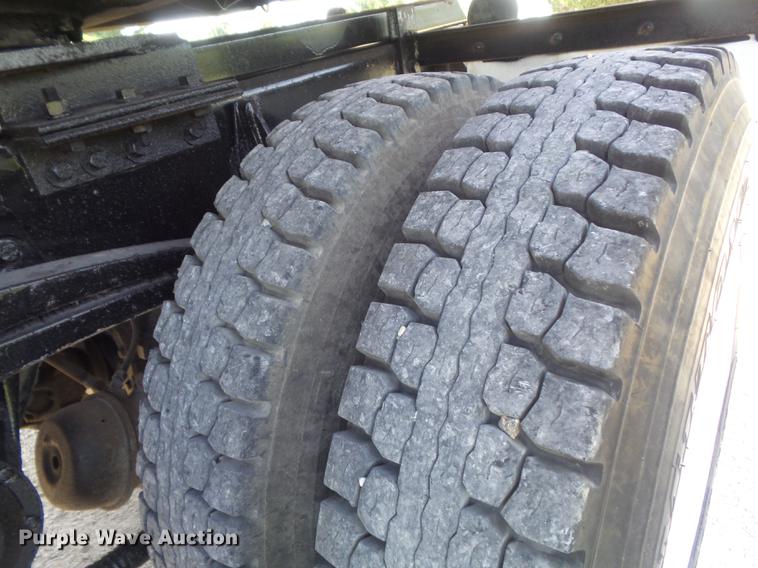 image for item DD7229 1994 White Gmc WG dump truck