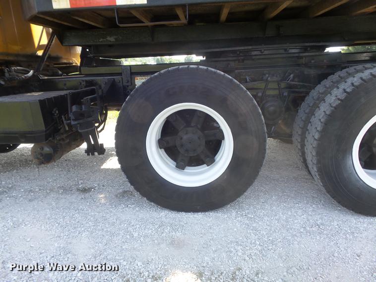 image for item DD7229 1994 White Gmc WG dump truck