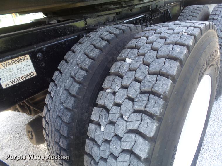 image for item DD7229 1994 White Gmc WG dump truck