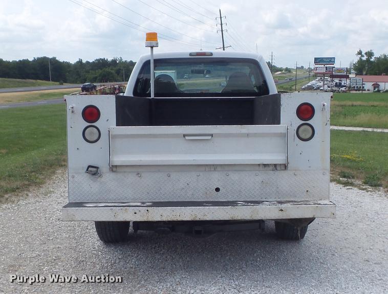 image for item DD7231 2008 Ford F250 Super Duty XL utility bed pickup truck